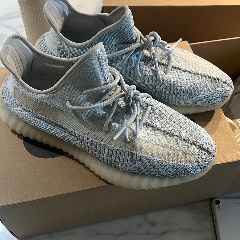 Yeezy boost 350 V2 Cloud White